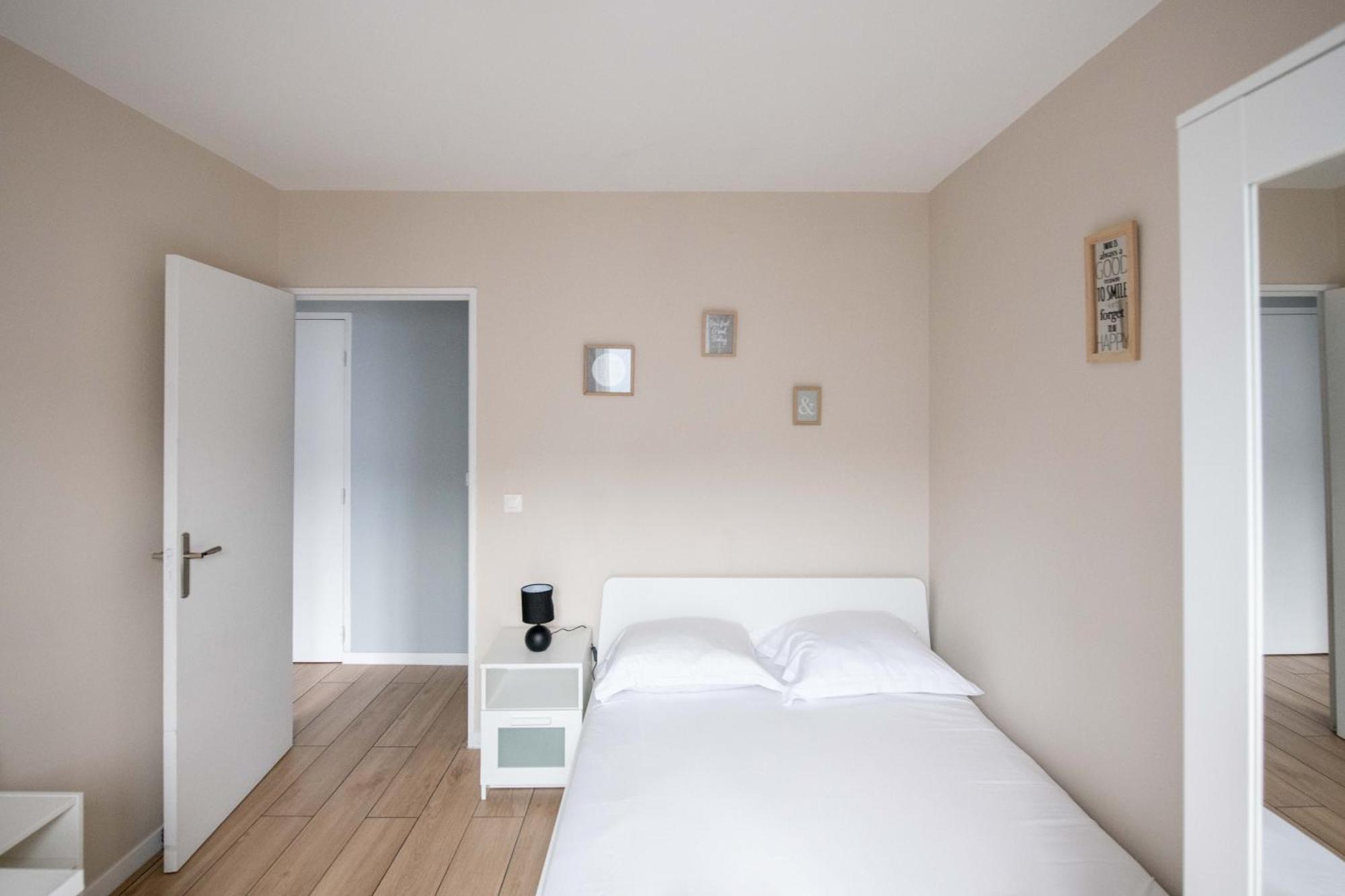 Elise De Roche Equipe Balcon Parking Rer B Apartamento Le Bourget Exterior foto